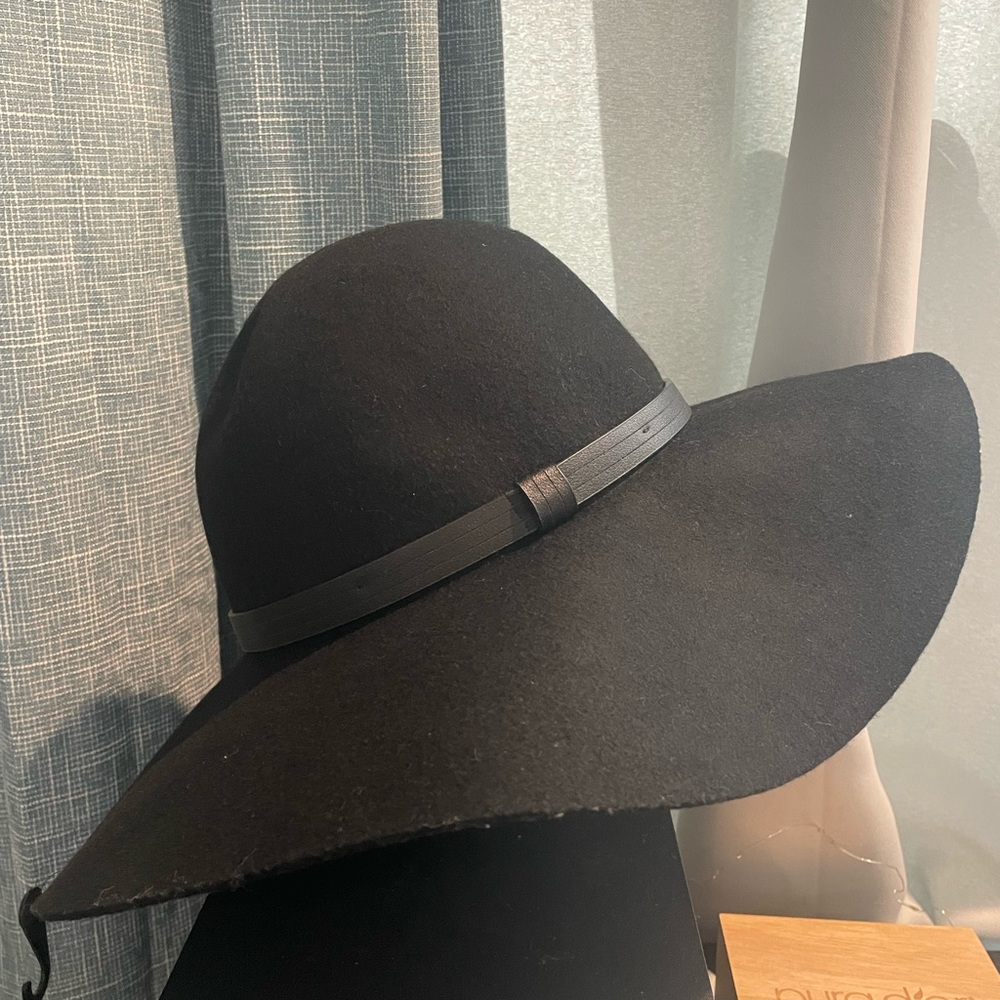 Black Large Brim - NWT